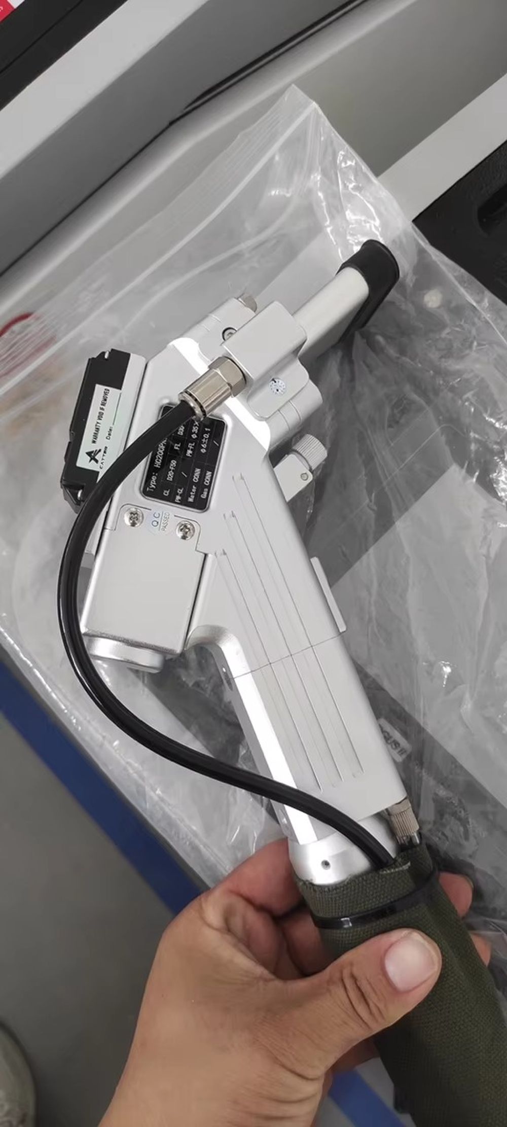 Máquina de Limpeza a Laser de  - Industrial Laser Rust Removal Machine Price avaliação e preço
